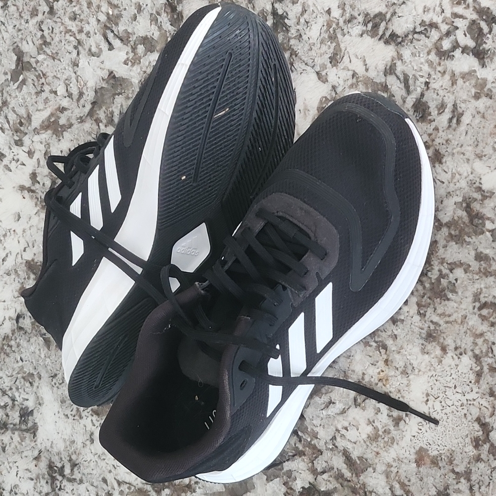 Adidas Light Motion Sneakers 7.5